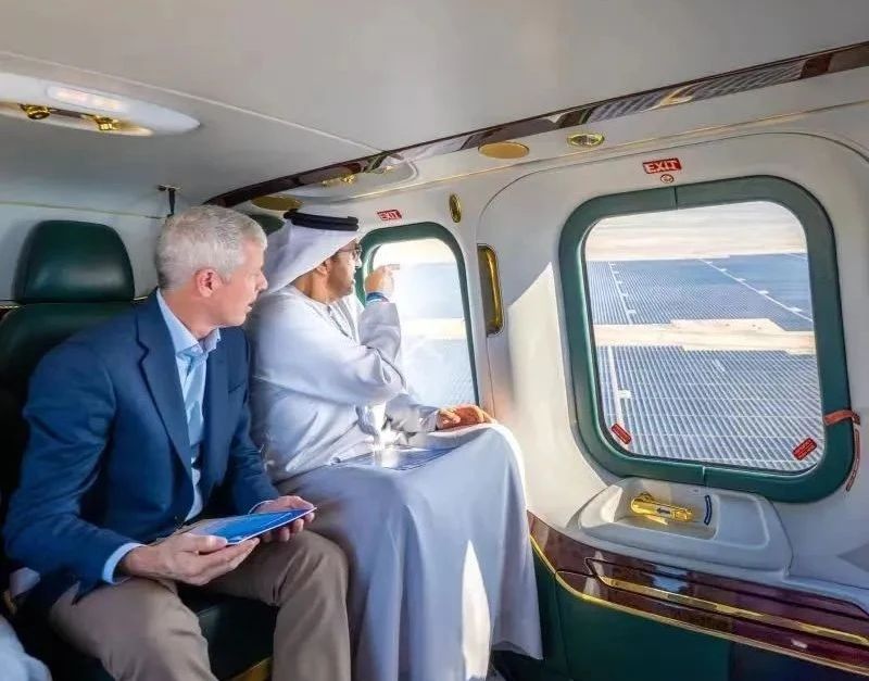 美国能源部长及阿联酋气候变化事务特使到访BEATS365官网参与投资的阿布扎比光伏发电项目